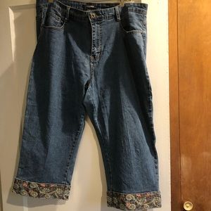 Roz & Ali embellished capris size 16